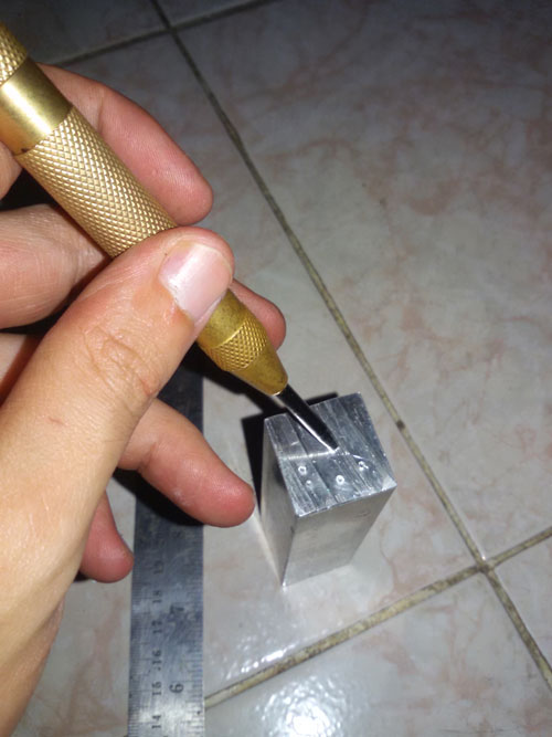 AP01 เหล็กตอกนำศูนย์ อัตโนมัติ