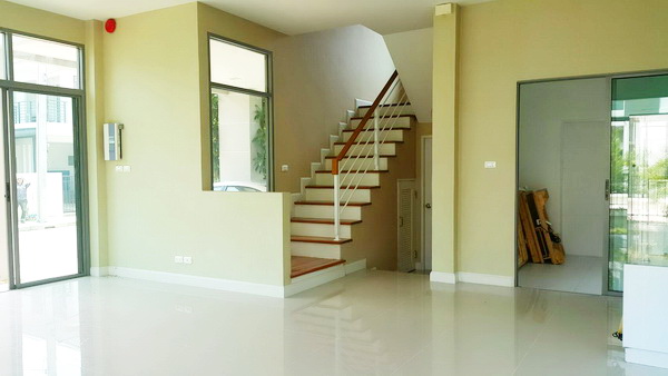 บ้านเดี่ยว ม.เพอร์เฟคเพลส สุขุมวิท 77 เฟส 5 ซ.ลาดกระบัง 20/3 ถ.ลาดกระบัง บางพลี สมุทรปราการ หลังมุม ใหม่-สวย