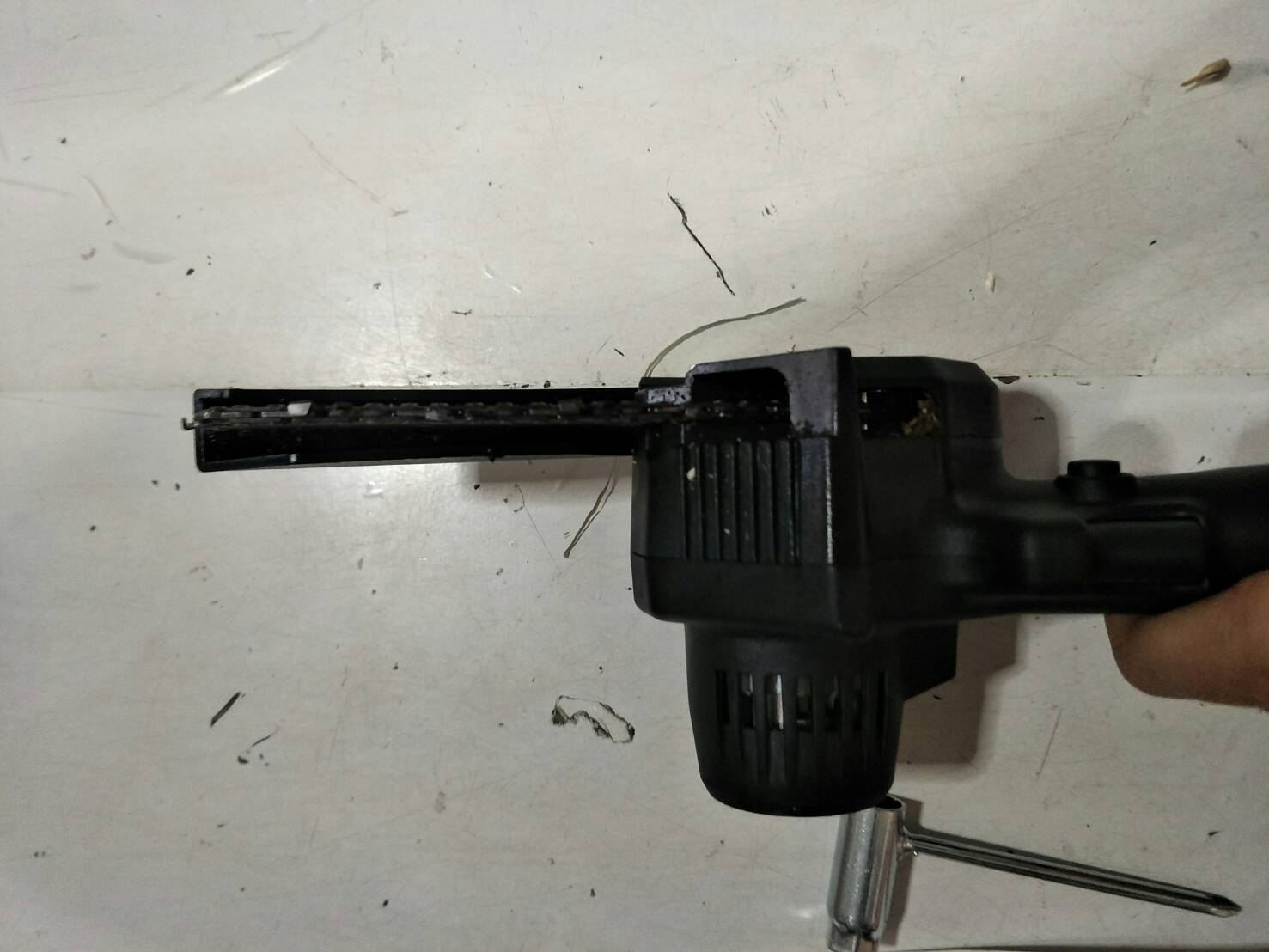 EC10 เลื่อยโซ่ไฟฟ้า 4 นิ้ว 21V น้ำหนักเบา ใช้งานง่าย สะดวกปลอดภัย