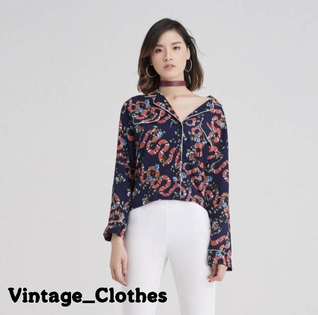 มาเพิ่มแล้วค่ะ ขายดีมาก เสื้อ #ที่มีงูออกมา เชิ๊ตลายงู (งู) งานชนช็อปแบรนด์ เนื้อผ้าสวย งานคุณภาพ