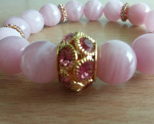 สร้อยข้อมือโรสควอทซ์ มาดากัสการ์ Rose Quartz Madagasca ขนาด 14 มิล