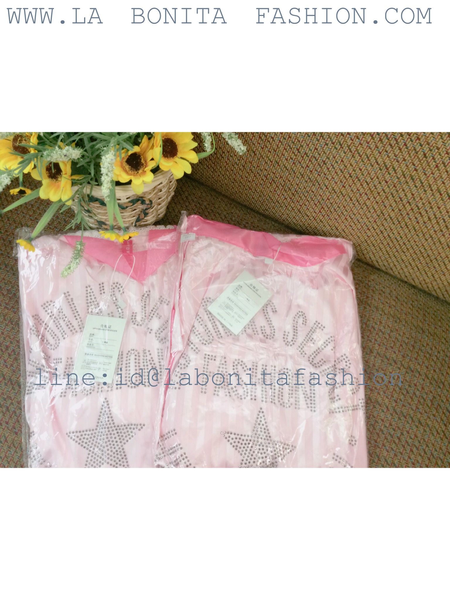 ชุดนอน สไตล์ victoria Secret Detail : น่าร๊ากกกกกก ( เซ็ทชุดนอน 4 ชิ้น ) สีหวานๆ ตะมุตะมิวนไปคร๊า สวยงามเอาเรื่องเลยทีเดียว เซกซี่แบบเบาๆ สาวๆเราต้องสวยแม้กระทั่งตอนนอน