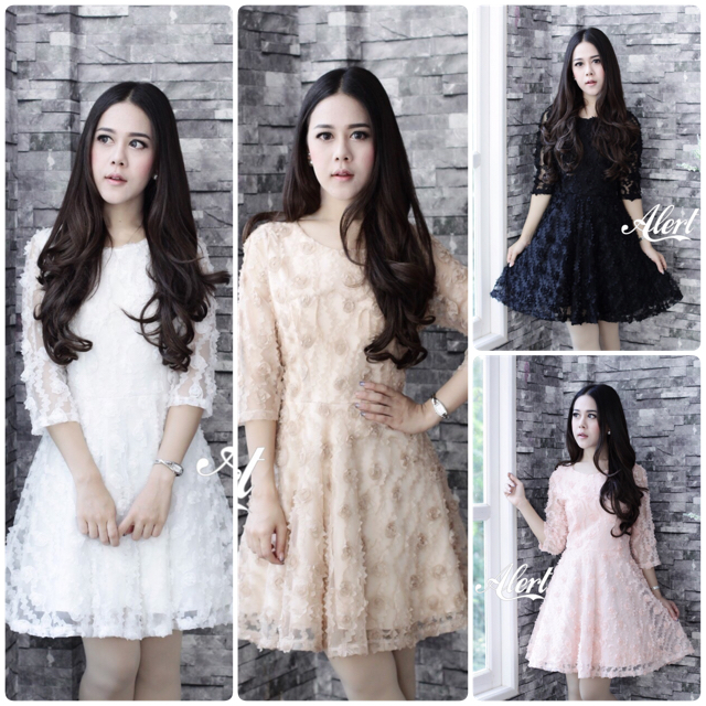 เดรส ribbons rose เป็นเดรสผ้ามีเทคนูนดอกกุหลาบริบบิ้น