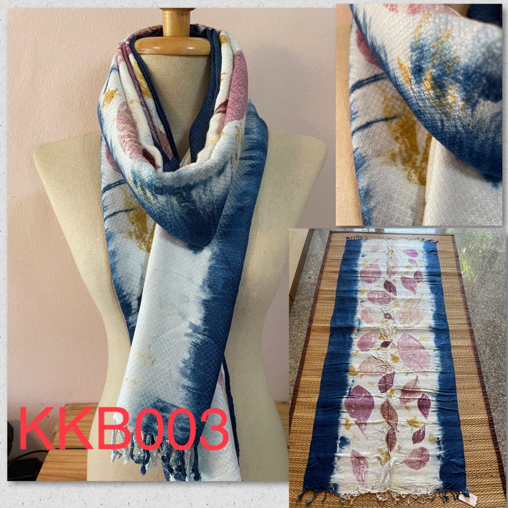ผ้าคลุมไหล่ย้อมครามฝ้ายแท้ Eco Print