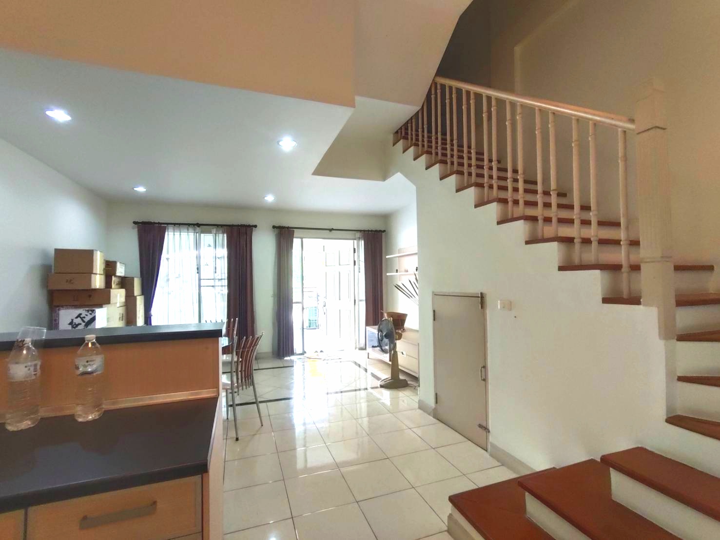 ทาวน์โฮม 3 ชั้น บ้านกลางเมืองสวิสทาวน์ ซ.ประเสริฐมนูกิจ 25 ถ.เกษตร-นวมินทร์ ลาดพร้าว บ้านอยู่หน้าคลับเฮ้าส์ ทำเลดี บ้านสวย พร้อมอยู่ Baan Klang Muang Swiss Town