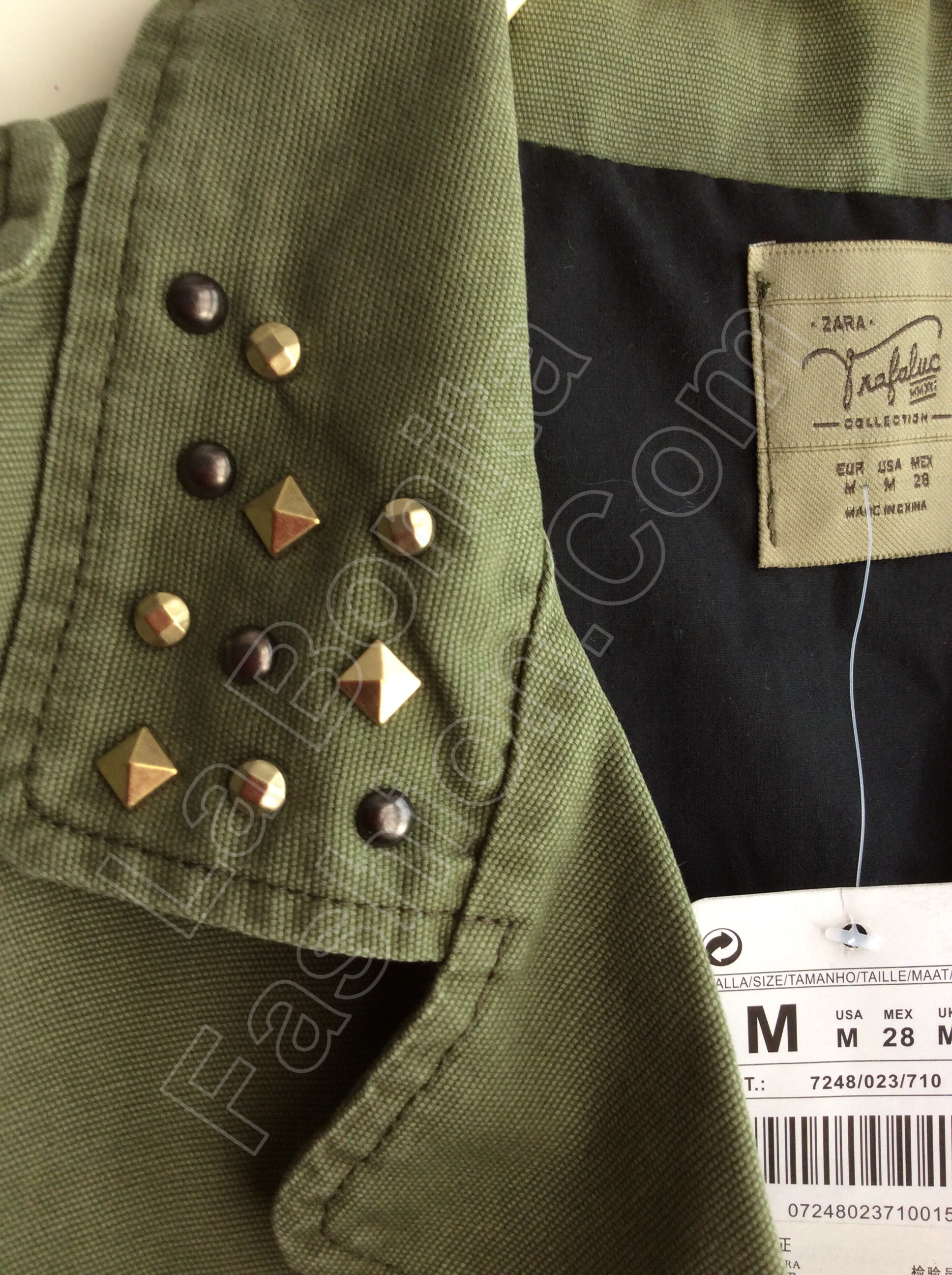 เสื้อกั๊กสีเขียวทหาร แต่งหมุดทองเท่ๆ