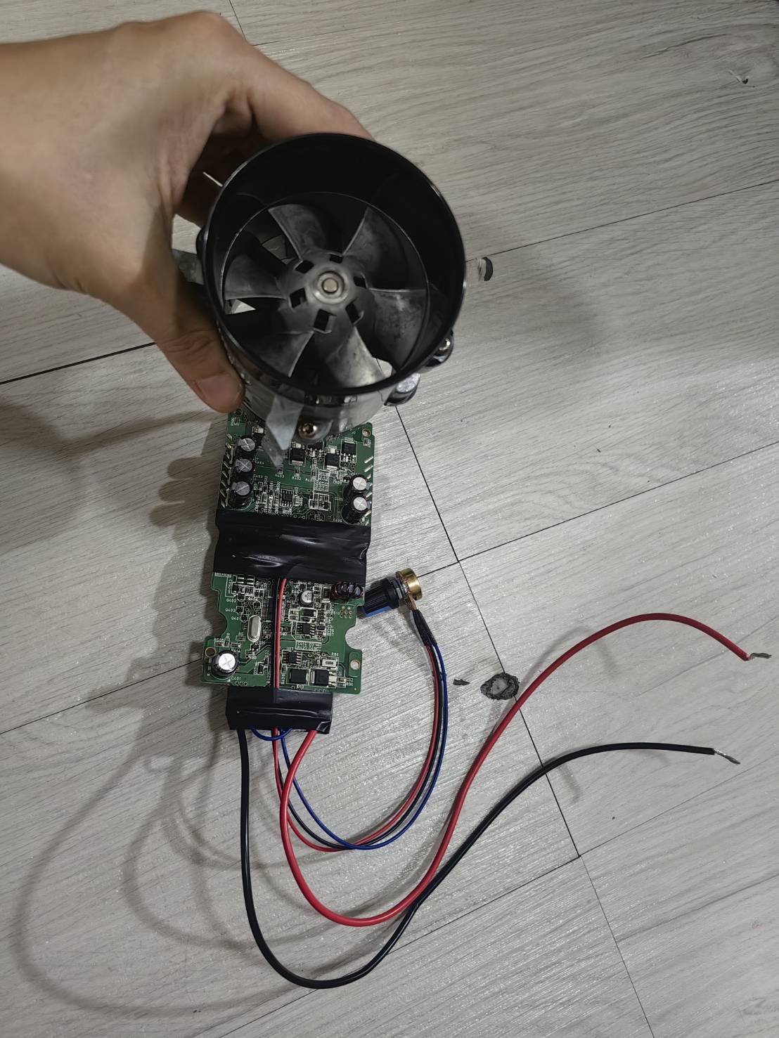 FAN08 พัดลมบลัสเลสแรงสูง 20000 รอบ ไฟ 12V 20A *** เลือกสินค้าก่อนซื้อ