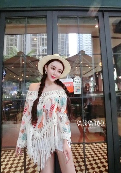 เสื้อสไตล์โบฮีเมียน พิมพ์ลายขนนก สีสดใส แต่งพู่ฟรุ้งฟริ้ง ทรงสวยน่ารัก ใส่สบายไม่ร้อน ใส่เดินเที่ยวชิวๆในวันสบายๆ