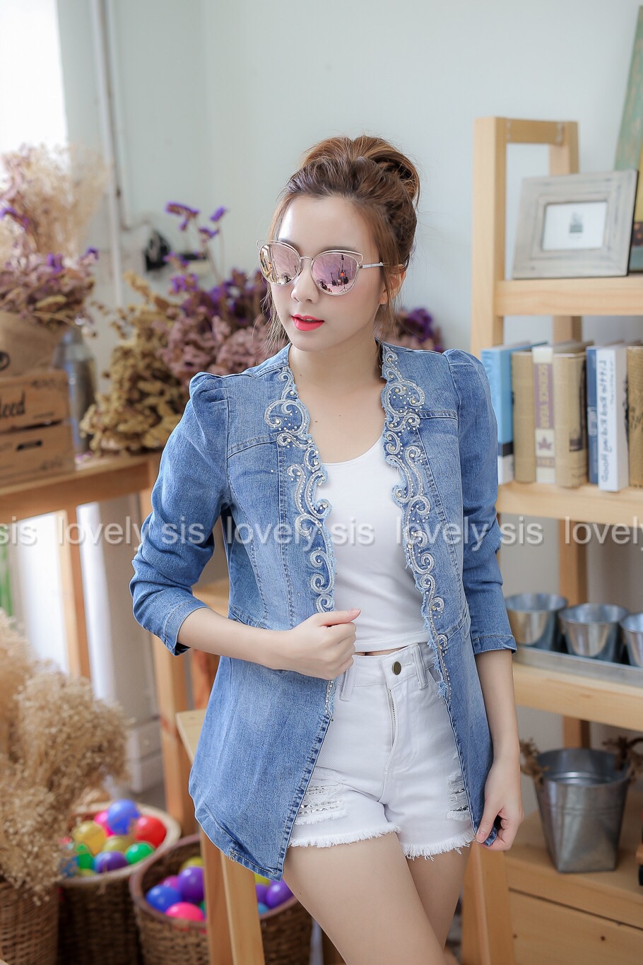 Blazer ยีนส์แขนยาว ดีไซน์ขอบหยักช่วงปก แต่งประดับเพชรคริสตัลวิ้งวับ