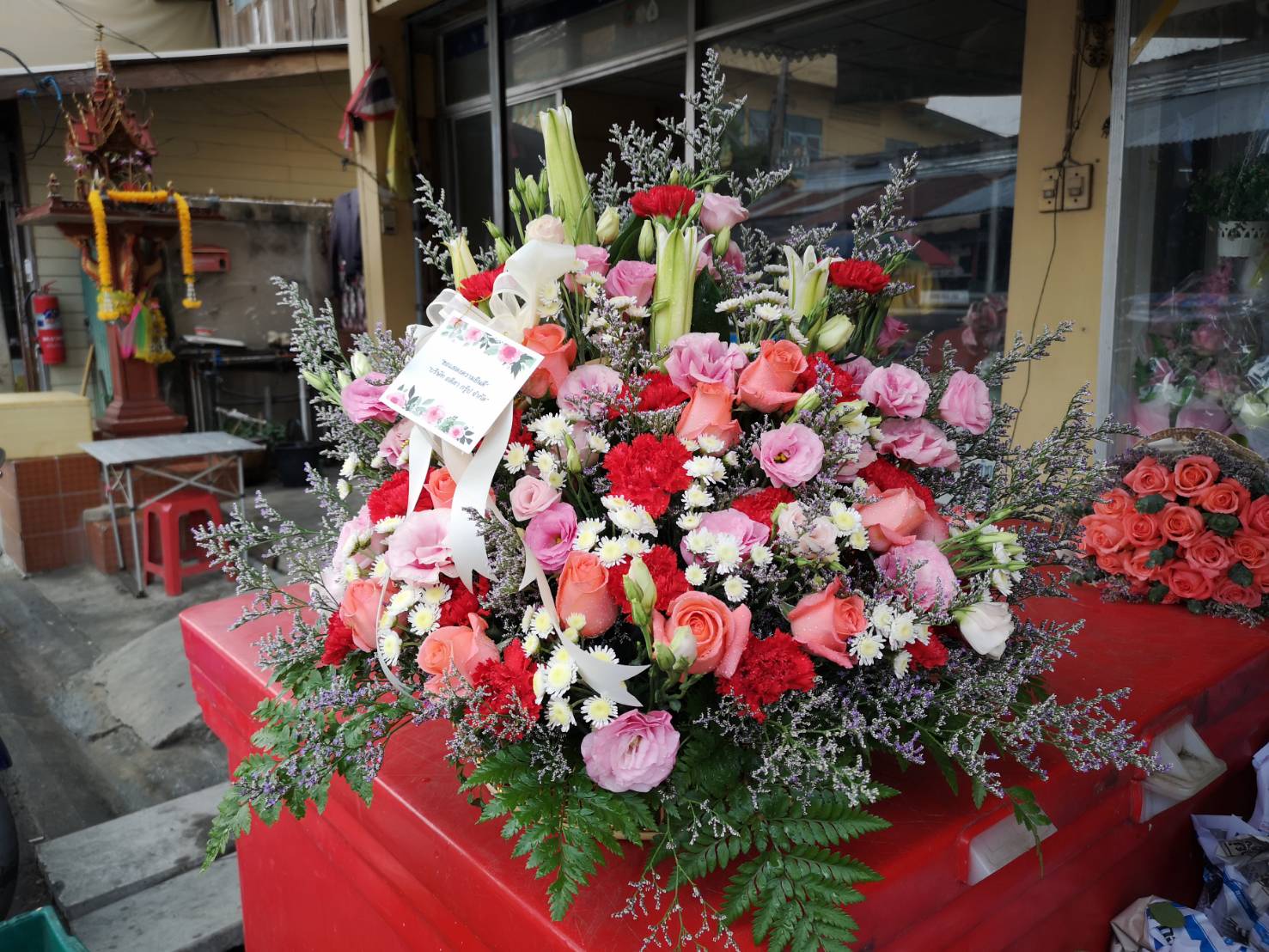 กระเช้าดอกไม้สด สำหรับแสดงความยินดีเปิดธุรกิจใหม่ (Flower Basket)