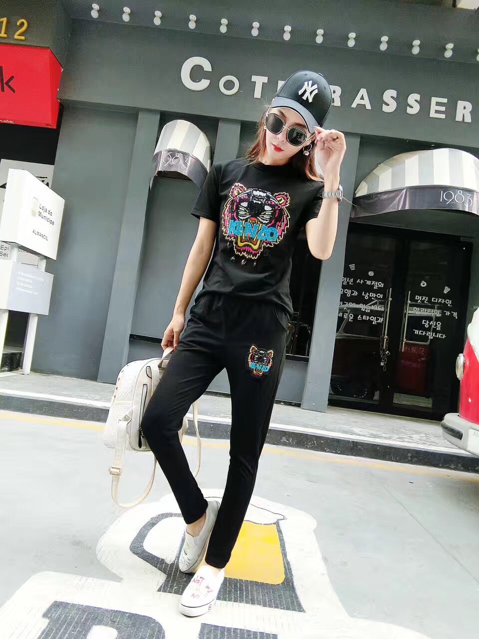 ชุดเซท เสื้อ kenzo กับกางเกงขายาว ตัวเสื้อปักวิ้งๆ