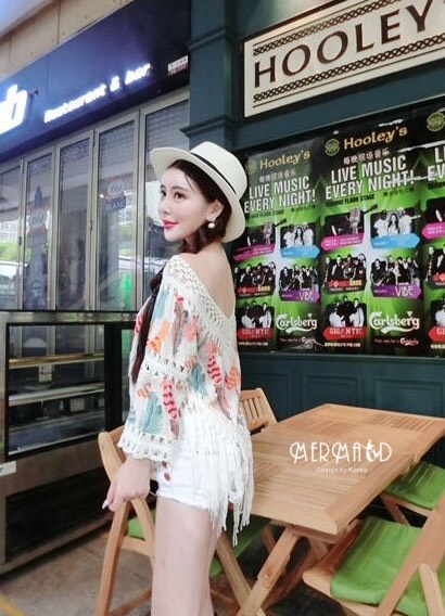 เสื้อสไตล์โบฮีเมียน พิมพ์ลายขนนก สีสดใส แต่งพู่ฟรุ้งฟริ้ง ทรงสวยน่ารัก ใส่สบายไม่ร้อน ใส่เดินเที่ยวชิวๆในวันสบายๆ