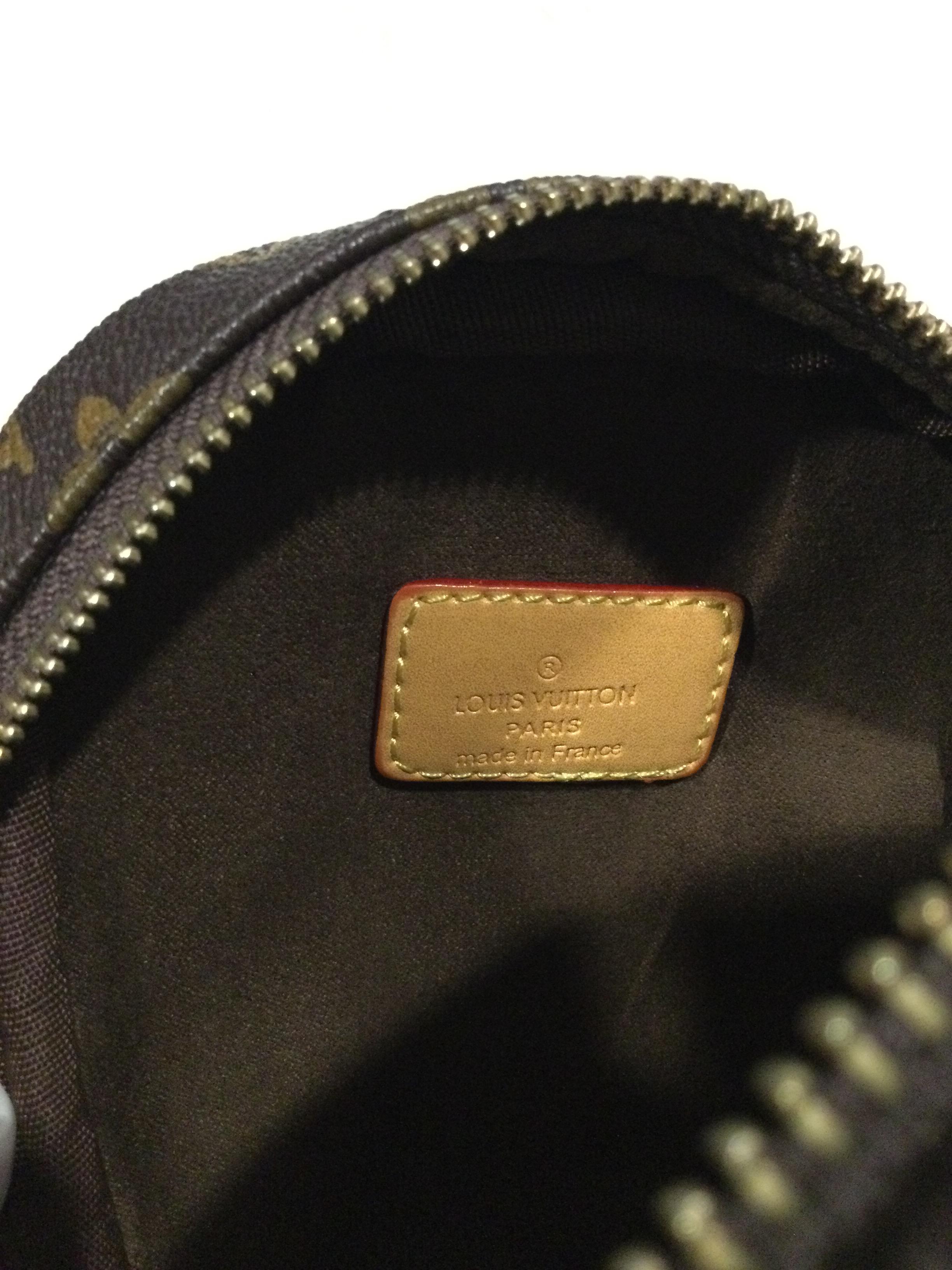 กระเป๋าคาดอก กระเป๋าลายหลุยส์