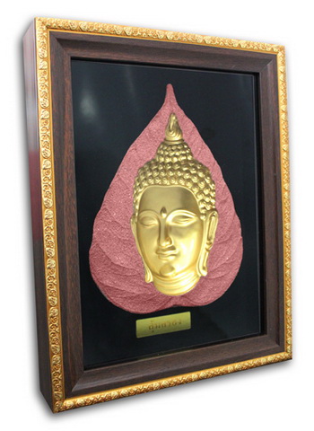พระมองตาม ศิลปะหินทราย หน้าพระ พระหันหน้าได้ ทรายสีแดง ขนาด Size 21x27x5 cm. Price ราคา 1,600 บาท.