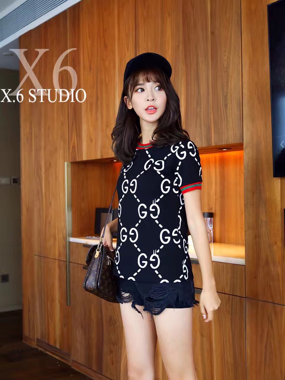 เสื้อยืดลายกุชชี่