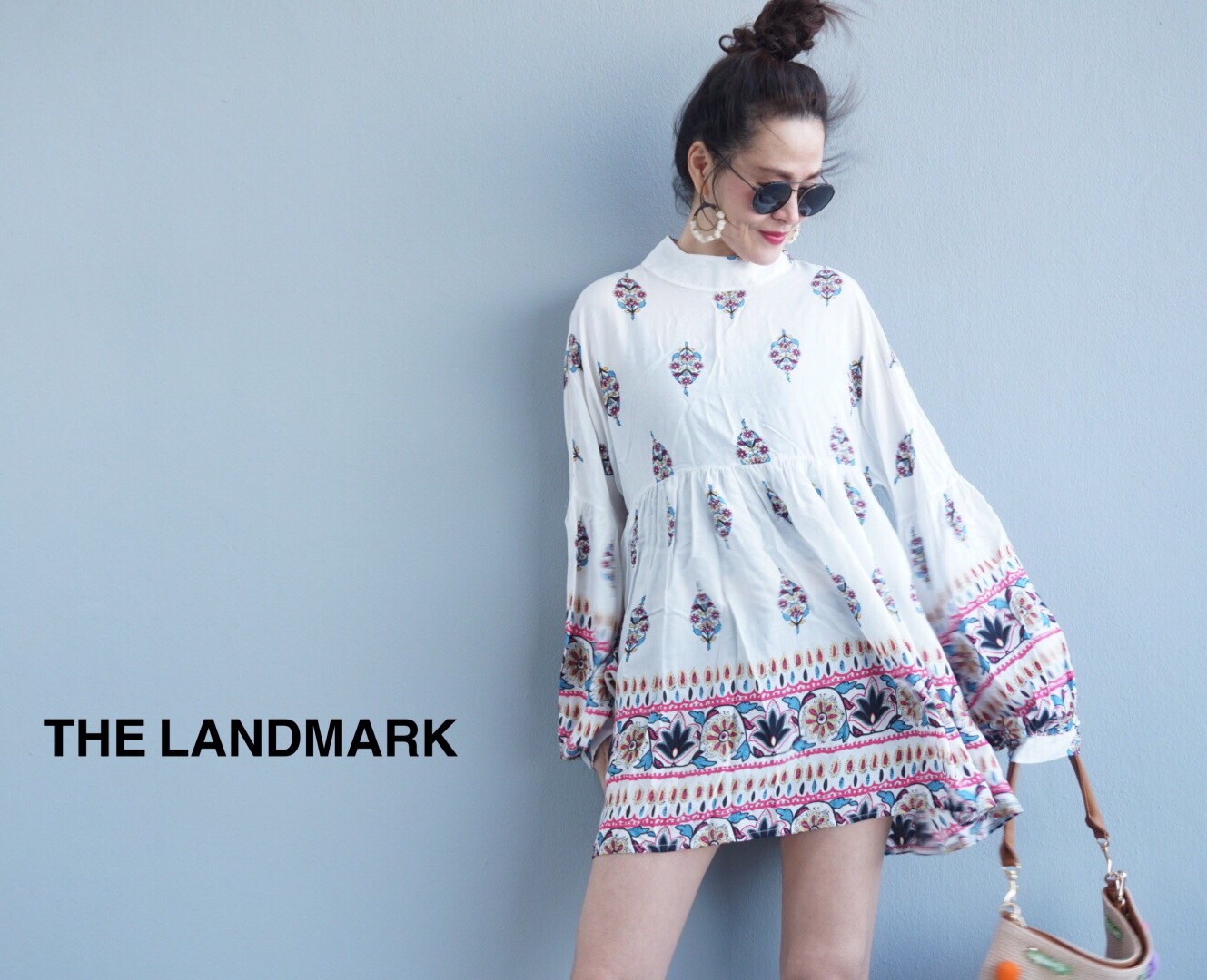 เดรสสั้นผ้าสปันเล่นเชิงผ้าเก๋ๆที่แขนกับช่ายกระโปรงผ้านิ่มใส่สบาย บอกเลยทรงนี้ใส่ได้2ด้านเลยจร้า ใส่แบบไหนก็เริ่ดนะคร้า