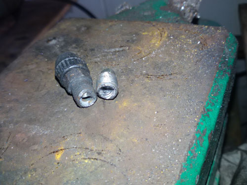 SX01 ดอกถอนเกลียวซ้าย USA แบบมีหัวสว่านในตัว ใช้ถอนสกรู หัวน็อตที่เสีย/ขาดคารู ยกชุด 4 ดอก 4 ขนาด