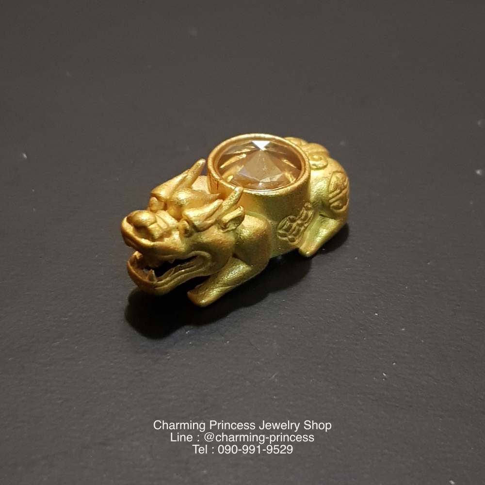 วัตถุมงคลตัวคั่นหินนำโชคสำหรับเสริมดวงของทุกปีนักษัตรที่ดี คือ ปี่เซียะคู่บารมี เสริมโชค เรียกทรัพย์ ร่ำรวย เงิน ทอง ปัดเป่าสิ่งชั่วร้าย เก็บเงินทองไม่รั่วไหลพร้อมกังหัน แชกงหมิว "กังหันนำโชค" จะหมุนแต่สิ่งดี ๆ เข้ามาในชีวิต