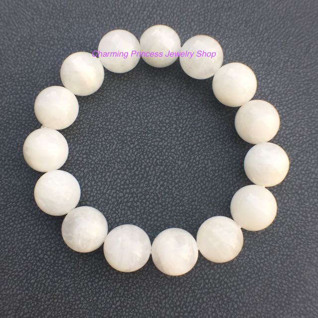 Moonstone มูนสโตน Moonstone 12 มม พลอยที่ช่วยเพิ่มพลังบวก ความแจ่มใสและรุ่งเรืองความผาสุก ความสุข และความโชคดีมาให้กับผู้สวมใส่