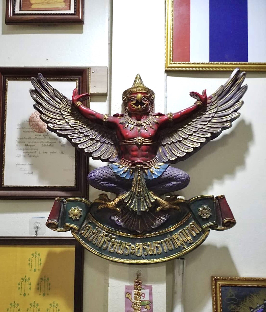 ครุฑธนาคาร ขนาดกลาง ปีกกว้าง70ซม เนื้อไฟเบอร์เก่า