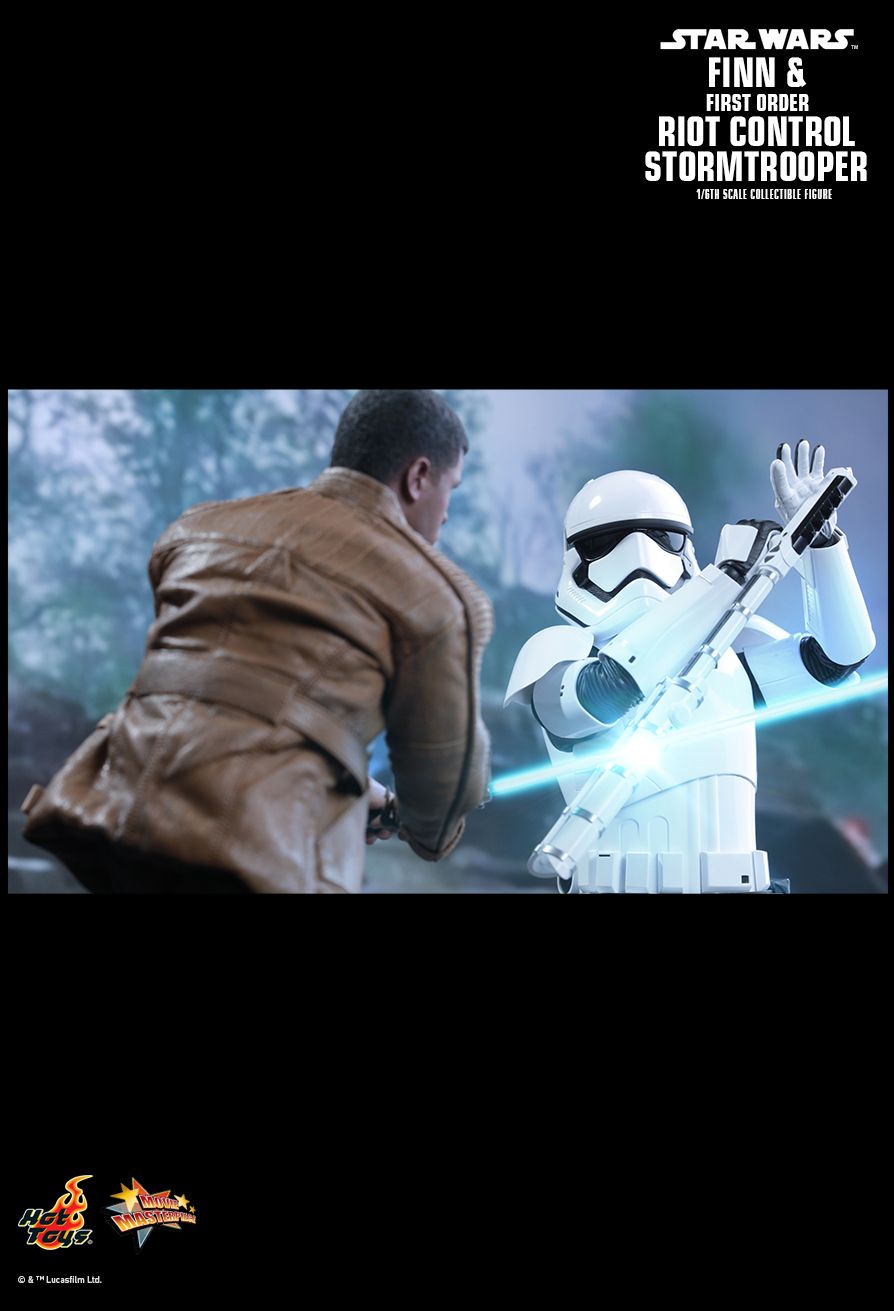 Hot Toys MMS346 STAR WARS: THE FORCE AWAKENS - FINN & STORMTROOPER
