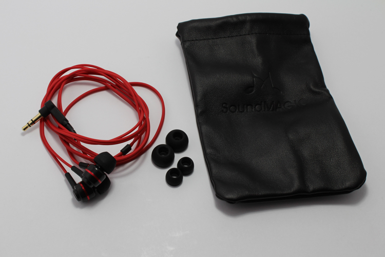 ขาย หูฟัง Soundmagic ES18 สีสันจิ้ดจ้าดถูกใจวัยรุ่น เบสลงลึกหนักหน่วงสะใจ ใส่สบาย น้ำหนักเบา ไม่เจ็บหู หูฟังระดับคุณภาพเยี่ยม !