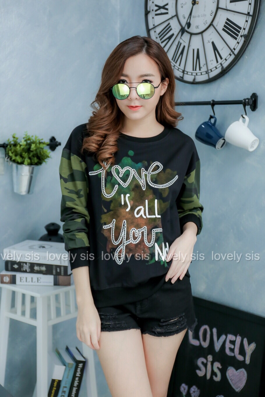 เสื้อจั้มเปอร์ต่อแขนยาวลายทหาร สกรีนรีดเพชร Love ผ้าดี๊ดี ไม่หนาค่า ใส่ได้สบาย งานดีมากมาย สวยมาก การันตรี สวยเท่ห์ไม่ซ้ำ ดีงาม