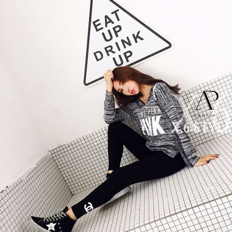 พร้อมส่ง !!! Legging ผ้าหนากำลังดี งานดี คุณภาพแน่นเลยค่ะตัวนี้ ป้าย tag Chanel น่ะค่ะ