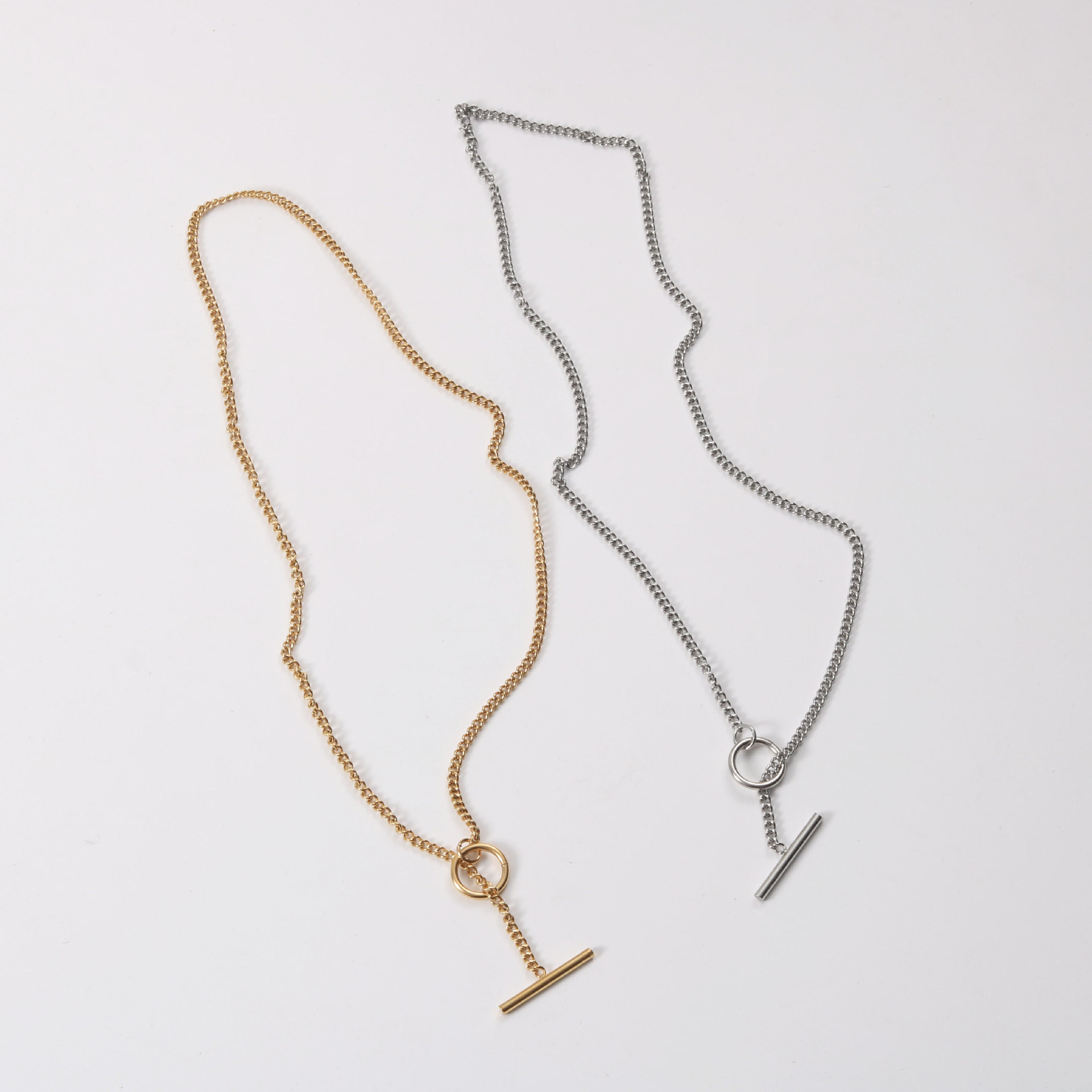 “เช็คสินค้าทัก line ก่อนโอนนะคะ” สร้อยคอสำหรับผิวแพ้ง่าย (พร้อมส่งสีทอง) Ones I_NT352C