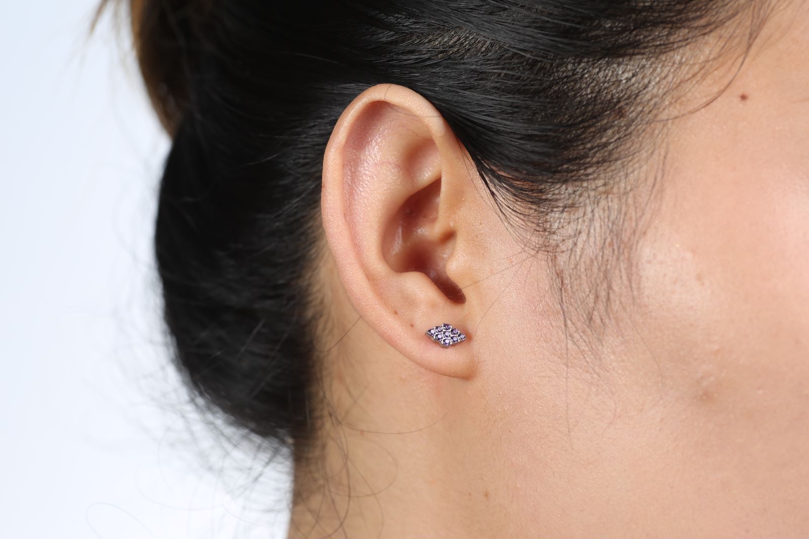 “เช็คสินค้าทัก line ก่อนโอนนะคะ”ไทเทเนี่ยม 100% ต่างหูสำหรับผิวแพ้ง่าย Bless จิวแป้นแบนขันน็อต ขนาดก้านปกติ ราคา/ข้าง ETC134