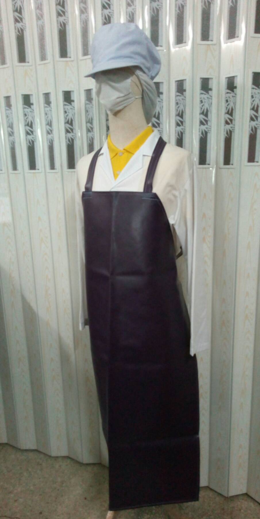 เอี้ยมหนังเทียม กันน้ำ กันน้ำมัน สายไขว้หลัง ขนาด 66 x 100 ซม.