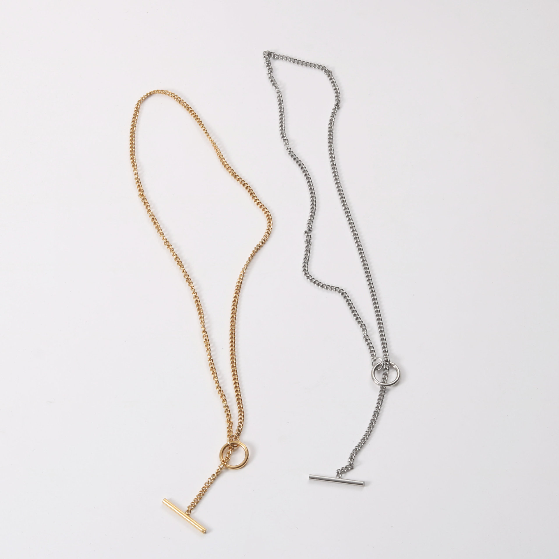 “เช็คสินค้าทัก line ก่อนโอนนะคะ” สร้อยคอสำหรับผิวแพ้ง่าย (พร้อมส่งสีทอง) Ones I_NT352C