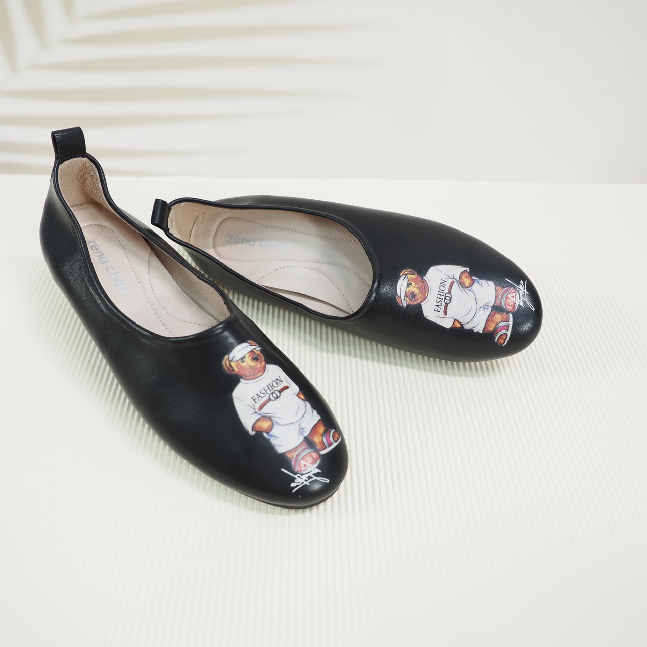 สินค้าลดราคาไม่รับเปลี่ยน-คืนทุกกรณี ทรงปกติ Zenachoo รุ่น Polo bear รองเท้าส้นแบนหนังแกะแท้