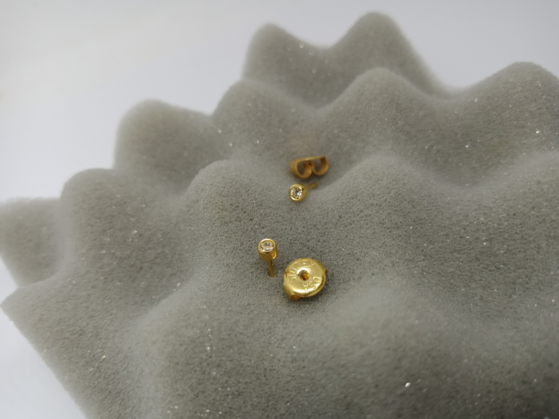 “เช็คสินค้าทัก line ก่อนโอนนะคะ” Bezel