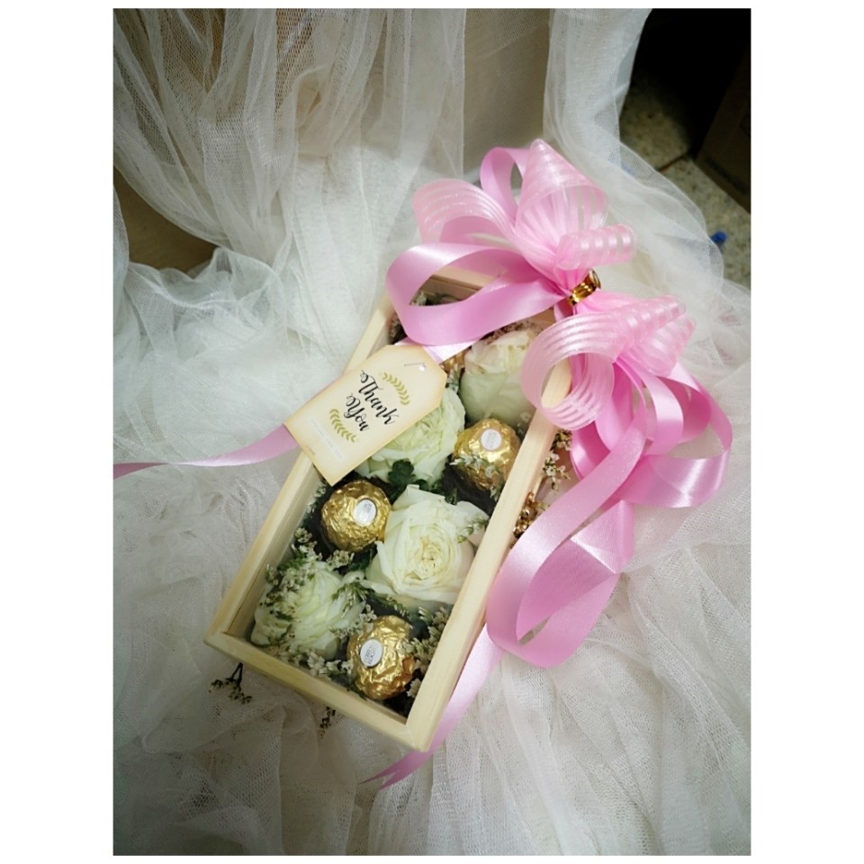 กล่องดอกไม้ ช็อคโกแลต (Flower Box)