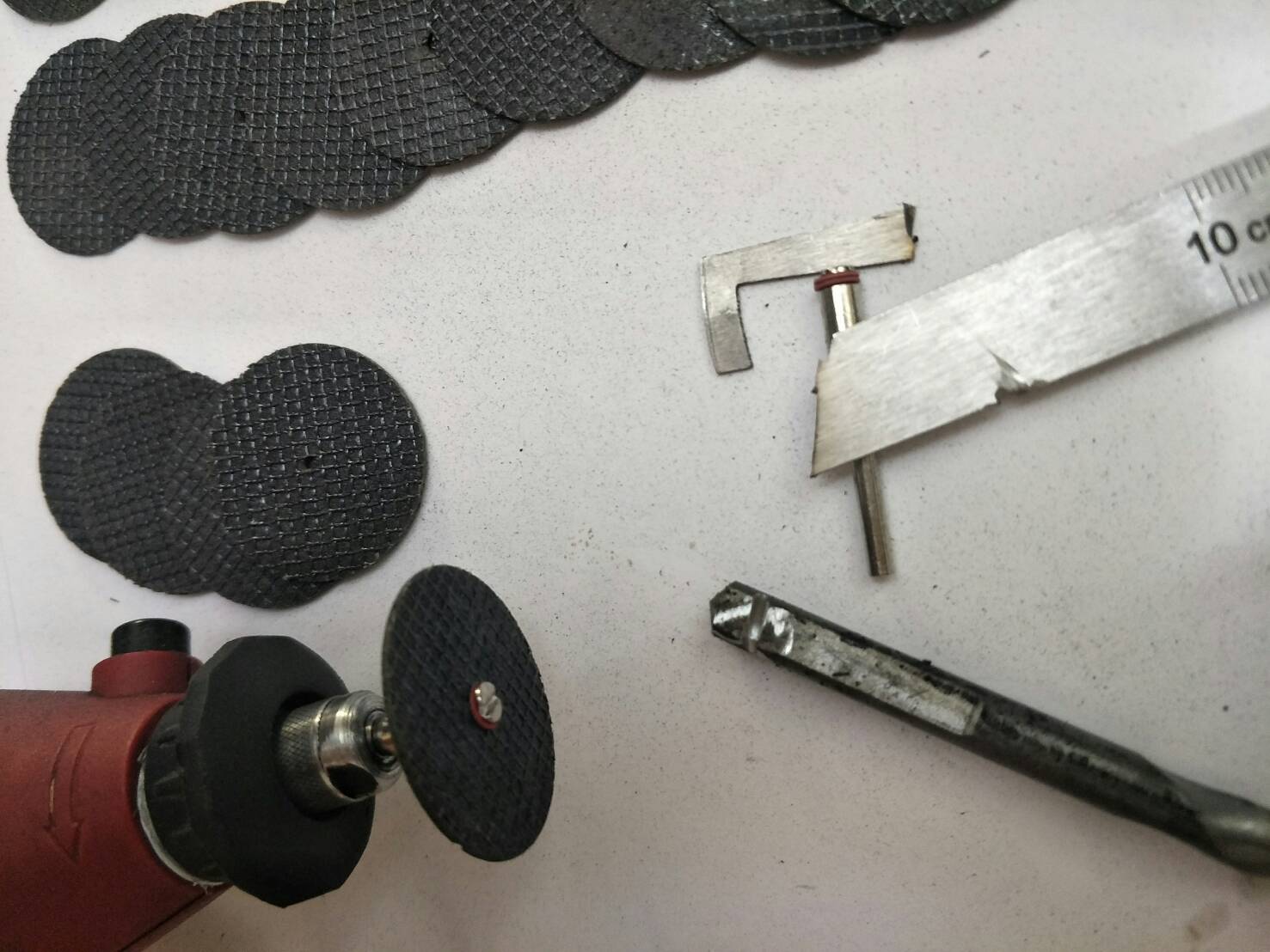 DG15 ชุดใบไฟเบอร์ 2 ชั้น คณภาพสูง ตัดเหล็ก สเตนเลส แกน 3 มิล 25 ใบ สำหรับเครื่องเจียร Dremel