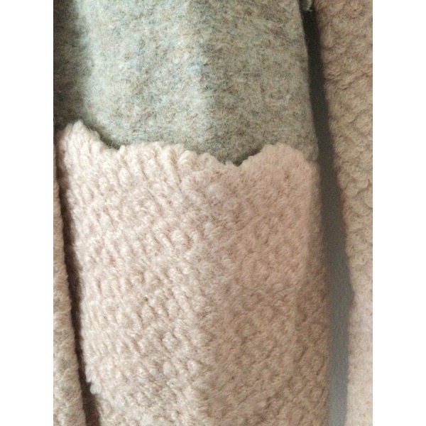 เสื้อโค้ทกันหนาวเกาหลี เสื้อกันหนาวตัวยาว มาพร้อมผ้าพันคอแต่งลูกไม้ *ตามรูปค่ะ