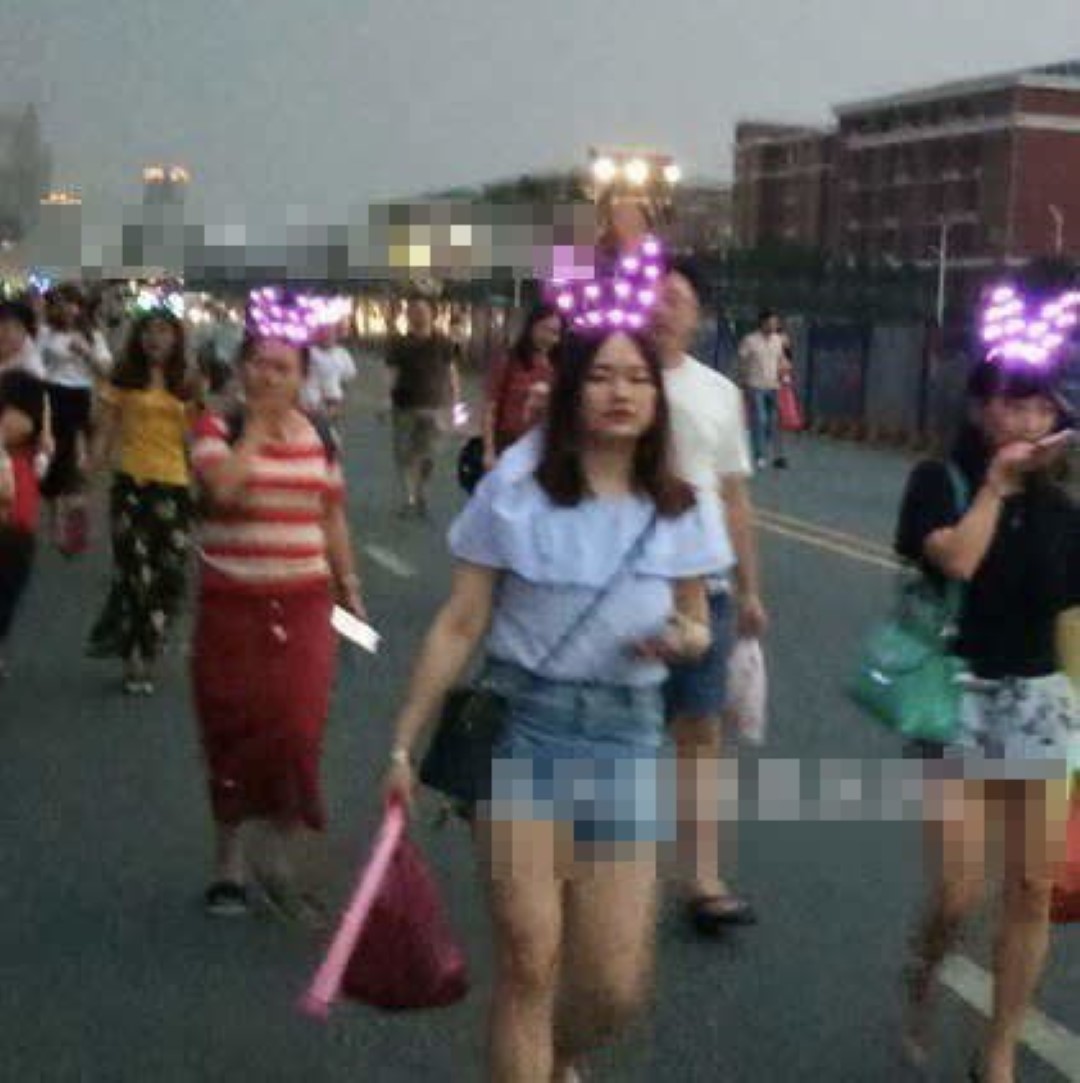 ที่คาดผมมีไฟ LED รูปหูกระต่าย