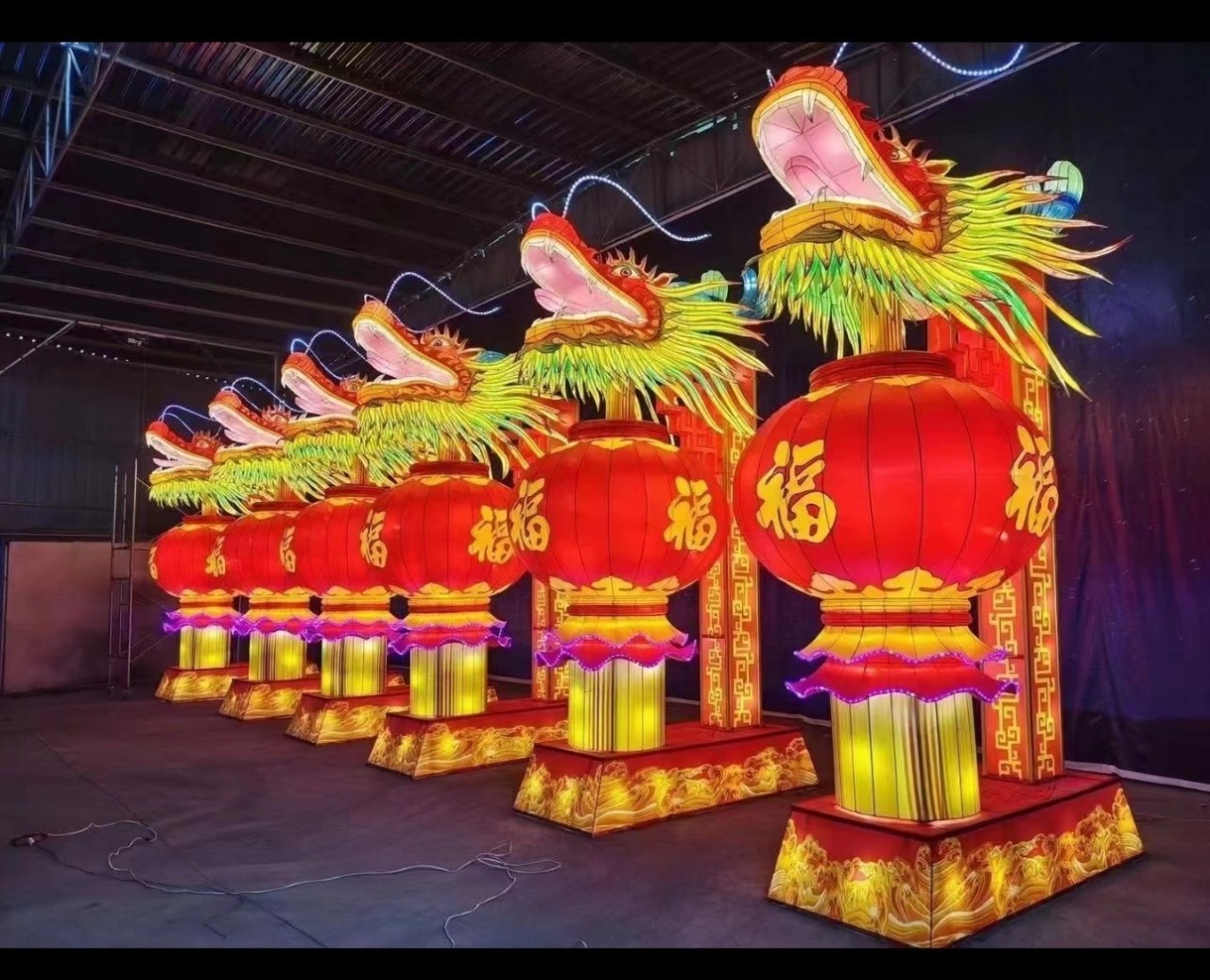 รับจัดงาน ประดับพื้นที่ในธีมตรุษจีน ด้วยของจัดแต่ง นานาชนิดที่เราคัดสรรมาให้เลือกซื้อในราคาสุดพิเศษ