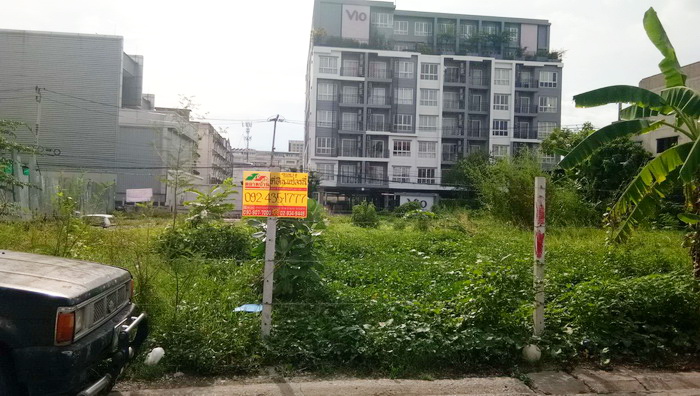 ขายที่ดิน ใกล้แยกแคราย 114.3 ตร.ว. ซ.รัตนาธิเบศร์ 8 ติดถนน 2 ด้าน ทั้งซ.8และซ.10 เข้าซอยเพียง 20 เมตร ทำเลดีมาก ใกล้สถานีรถไฟฟ้ามาก