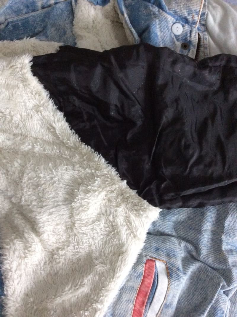 แจ็คเก็ตยีนส์กันหนาว เสื้อกันหนาวสไตล์เกาหลีมีขนด้านในใส่แล้วอุ่นค่ะ