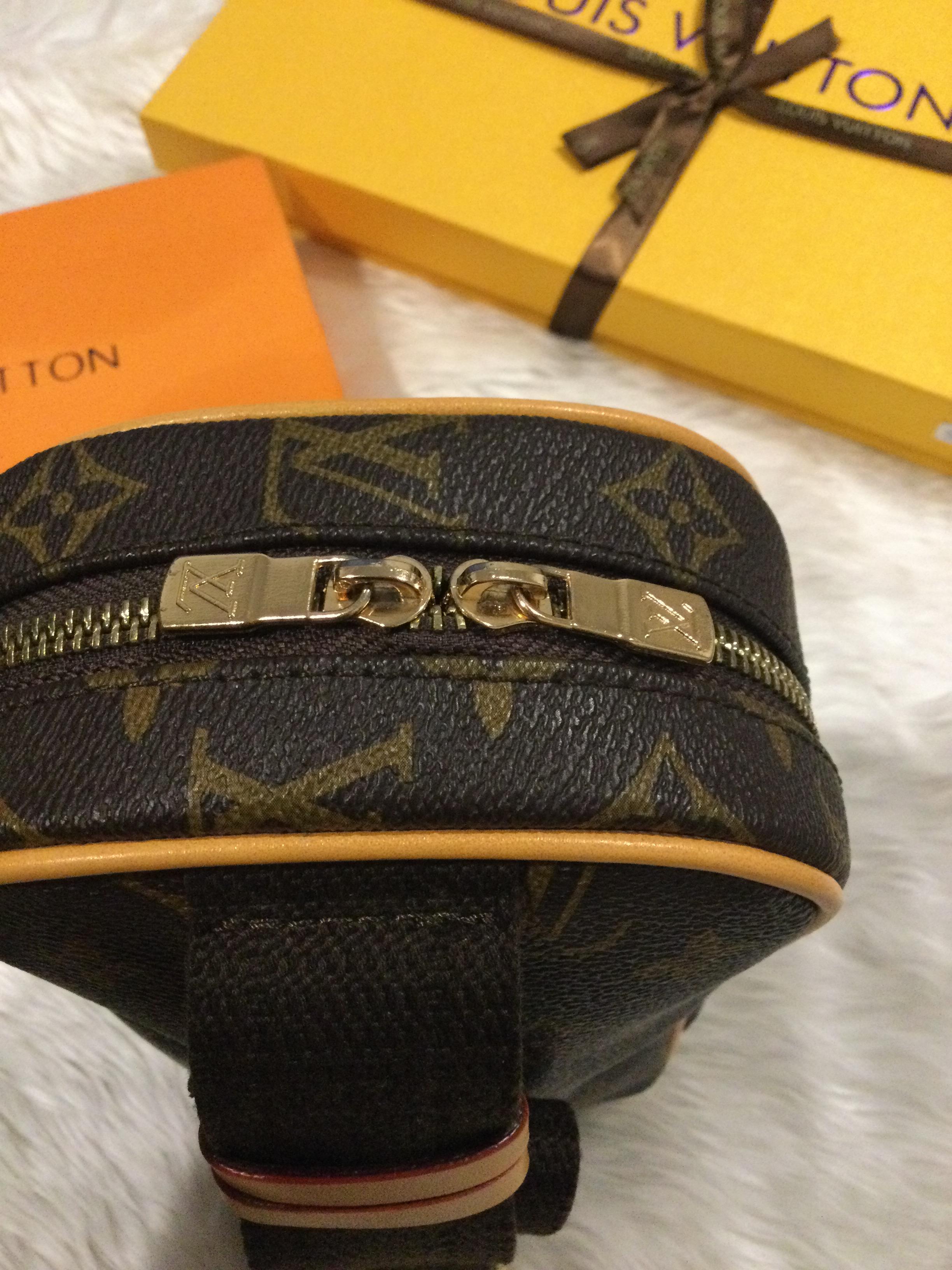 กระเป๋าคาดอก กระเป๋าลายหลุยส์