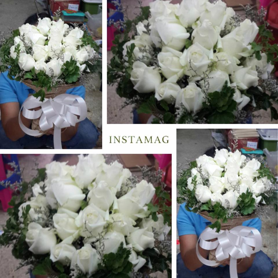 ช่อดอกกุหลาบสีขาว