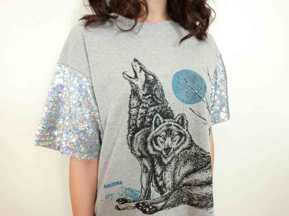 เดรสผ้ายืด/ หรือเสื้อตัวยาว สกีนลาย แขนปักเลื่อมวิ้งค่ะ