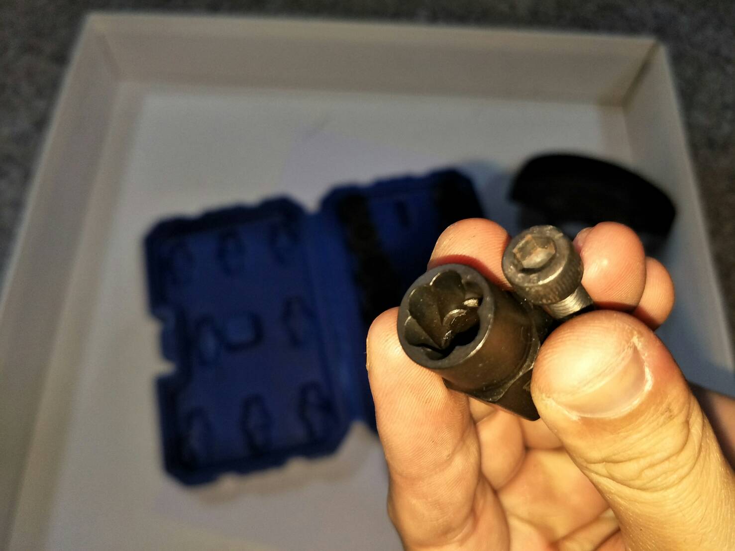 SX11 ชุดบล็อก 3/8 ถอนน็อตหัวเสีย หัวรูด น็อตตัวเล้ก สกรู ชุด 13 ชิ้น เกรด Cr-V