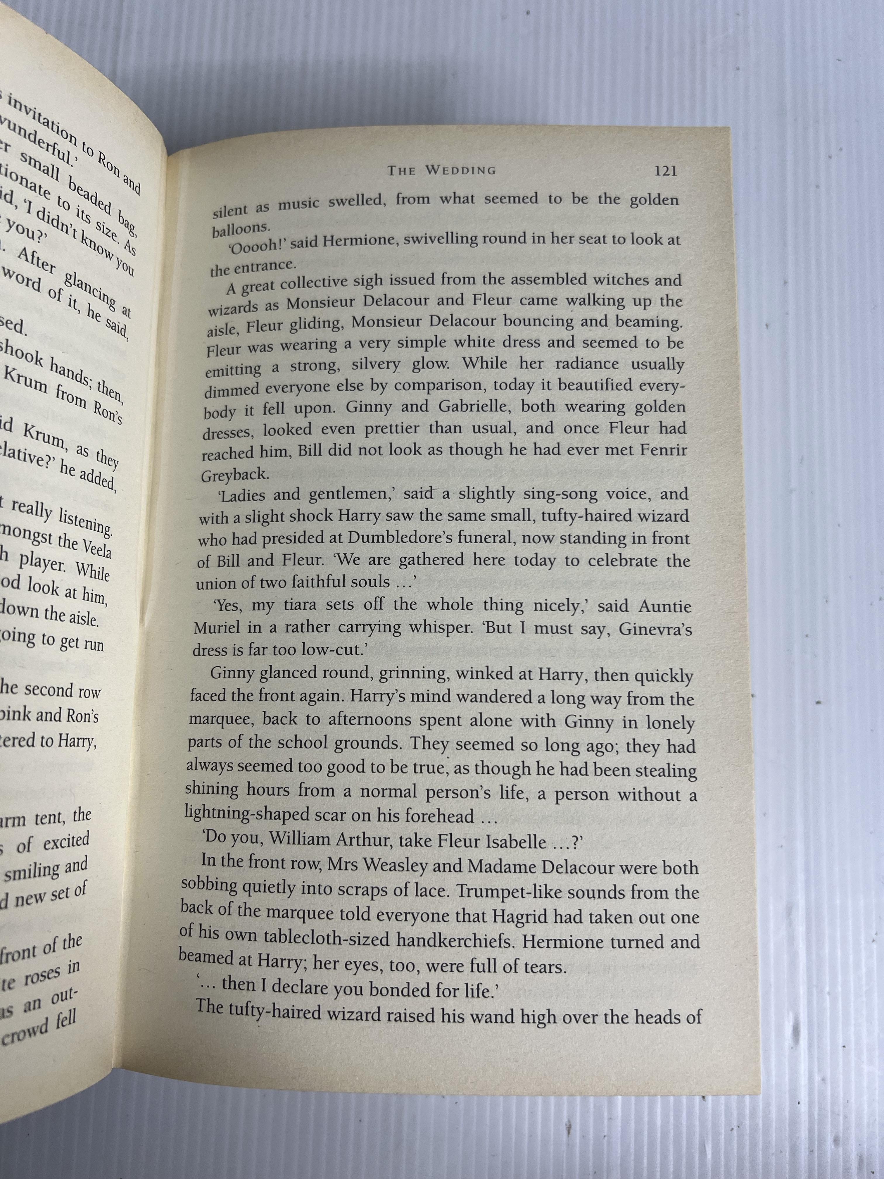 Harry Potter and the Deathly Hallows Book J.K. Rowling n/a 90-99 Hardcover