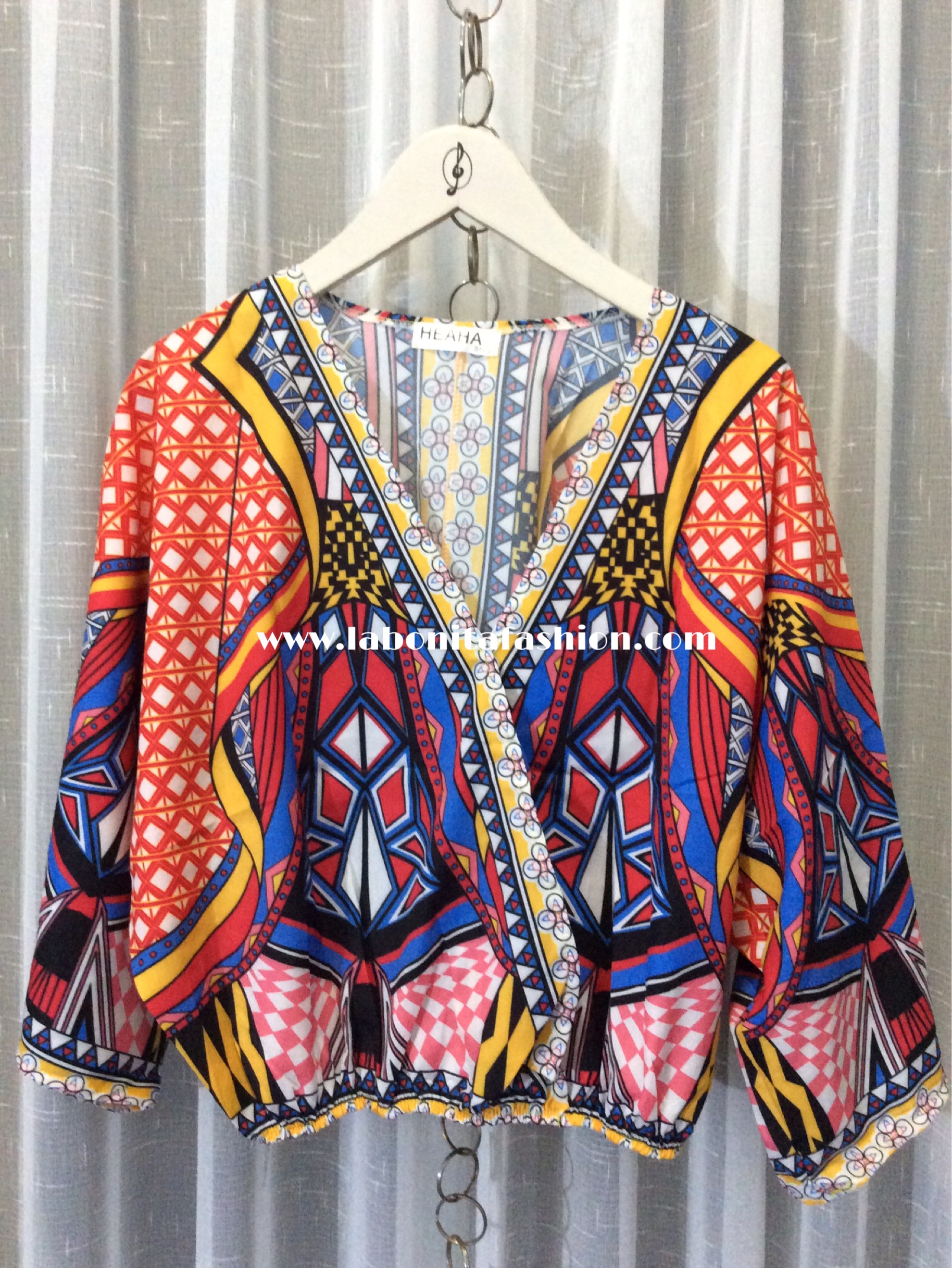 เสื้อโบฮีเมียนคอวี ผ้าปริ้นลายสวยสีสันสดใส