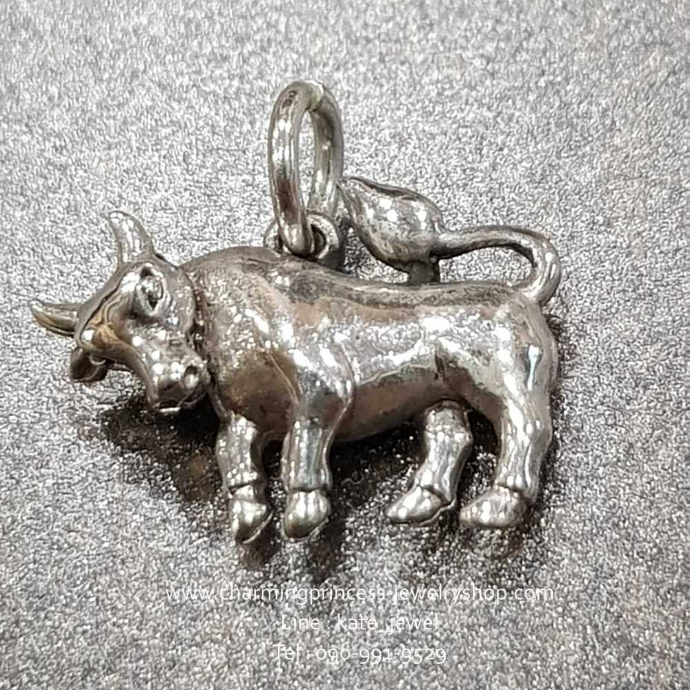 จี้ห้อยรูปวัวเป็นสัญลักษณ์แห่งความอุดมสมบูรณ์และโชคดี 925 Sterling Silver Bull Charm เหมาะเป็นของขวัญสำหรับผู้เกิดปีฉลู