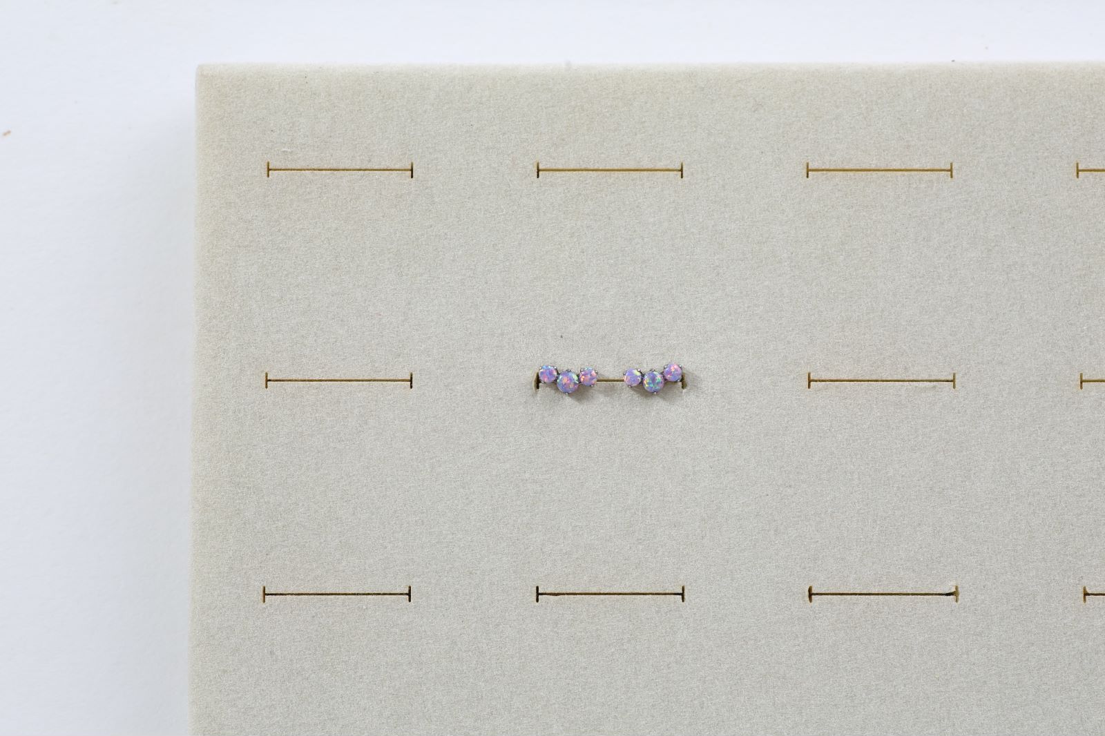 “เช็คสินค้าทัก line ก่อนโอนนะคะ”ไทเทเนี่ยม 100% ต่างหูสำหรับผิวแพ้ง่าย Mostache จิวแป้นแบนขันน็อต ขนาดก้านปกติ ราคา/ข้าง ETC141