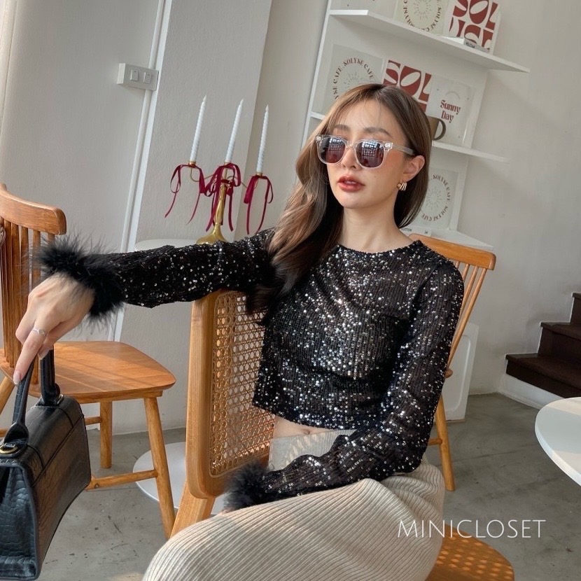 เสื้อปักเลื่อมวิ้งๆ แขนยาวปลายแขนแต่งขนนกน่ารัก ใส่เที่ยว ใส่ออกงานสวย